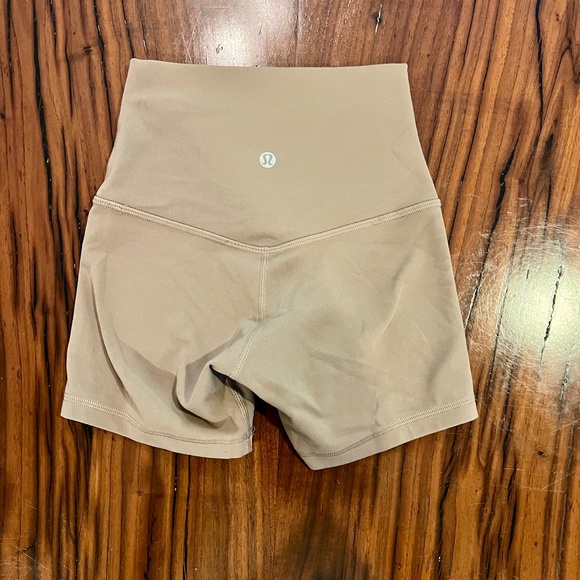 Lululemon 4 inch Align Biker shorts size 0 - Picture 2 of 2